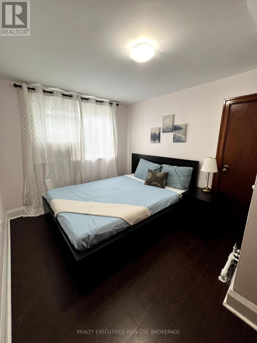 5352 Stamford Street, Niagara Falls, Ontario  L2E 1N3 - Photo 19 - X12261384