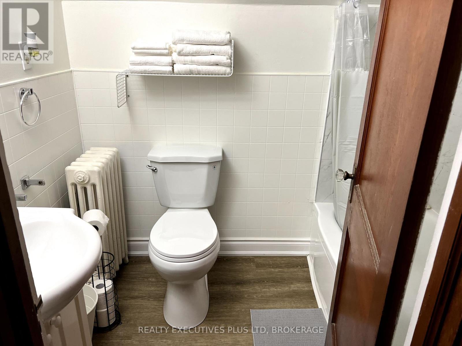 5352 Stamford Street, Niagara Falls, Ontario  L2E 1N3 - Photo 20 - X12261384