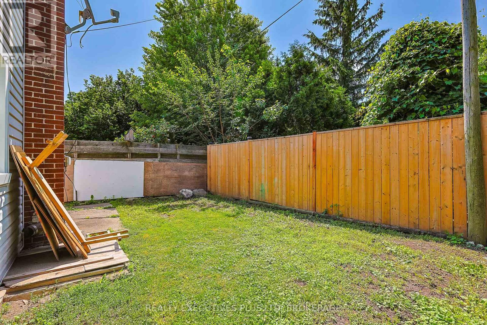 5352 Stamford Street, Niagara Falls, Ontario  L2E 1N3 - Photo 27 - X12261384