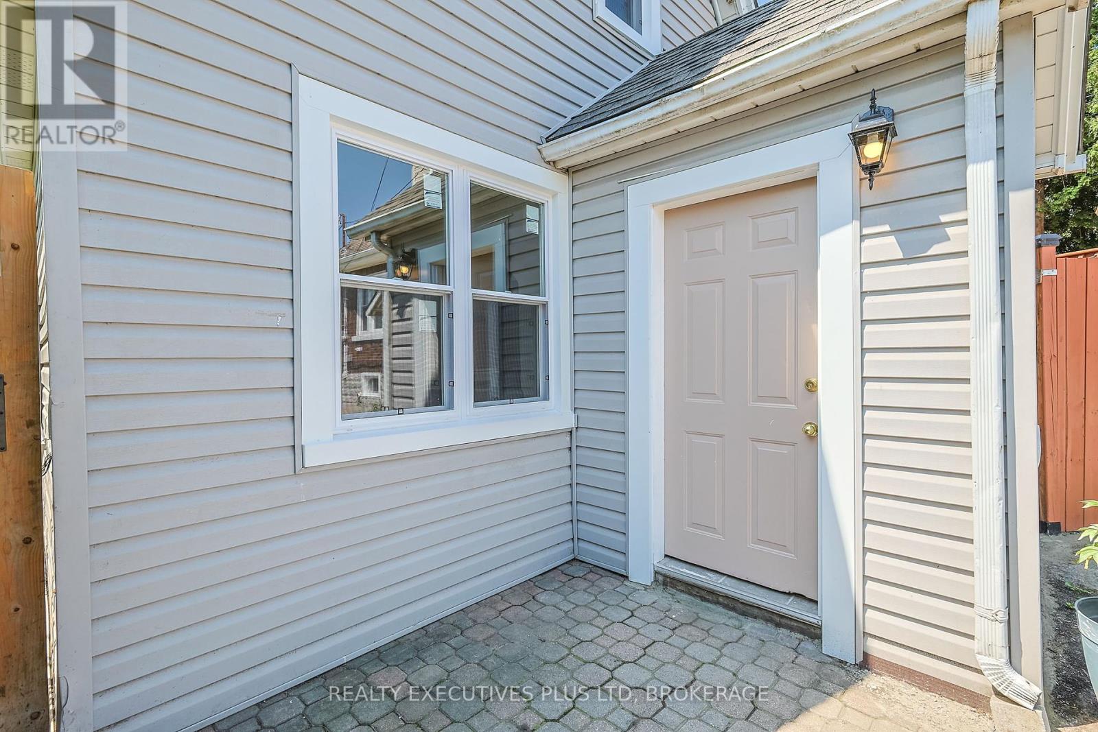 5352 Stamford Street, Niagara Falls, Ontario  L2E 1N3 - Photo 30 - X12261384