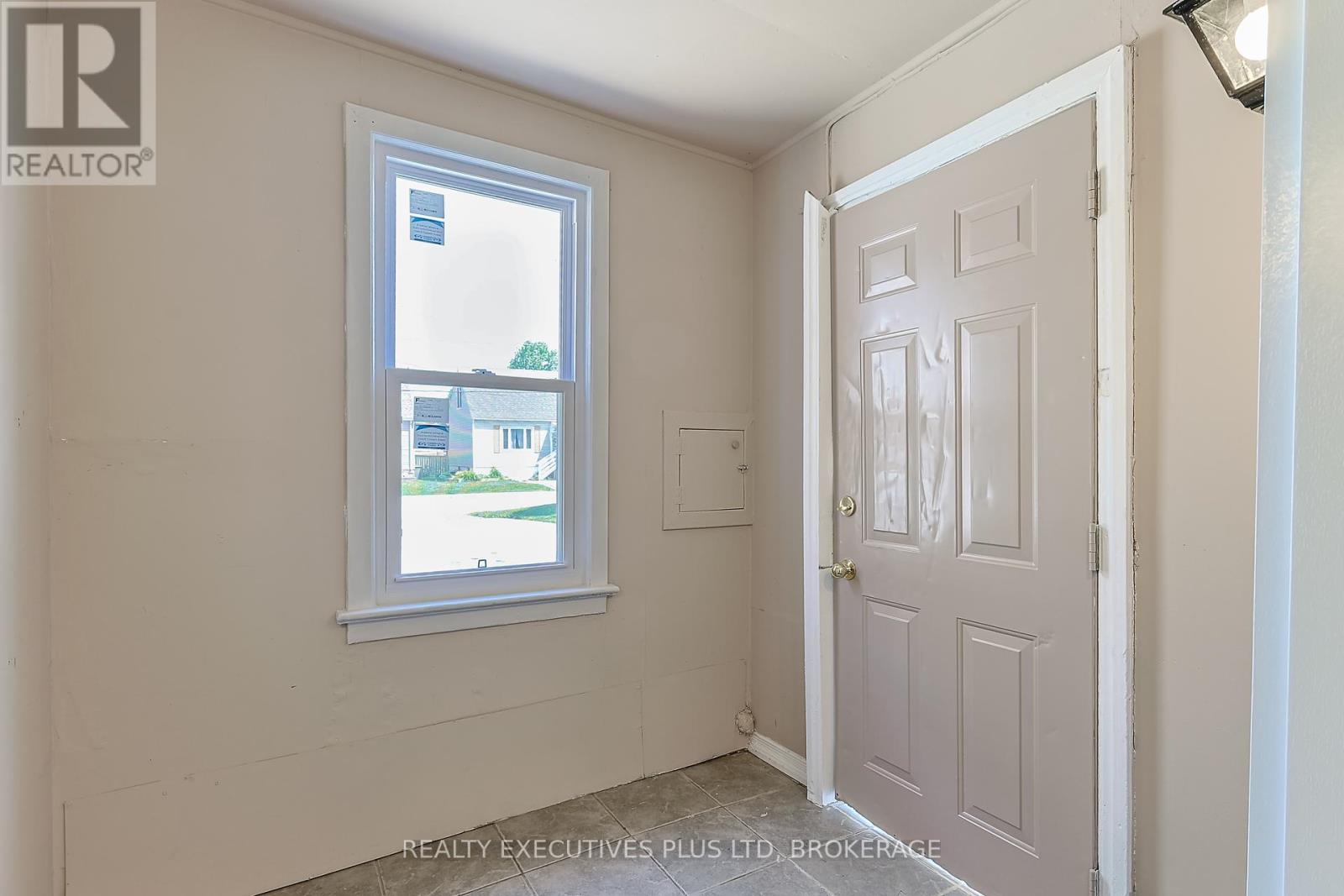5352 Stamford Street, Niagara Falls, Ontario  L2E 1N3 - Photo 31 - X12261384