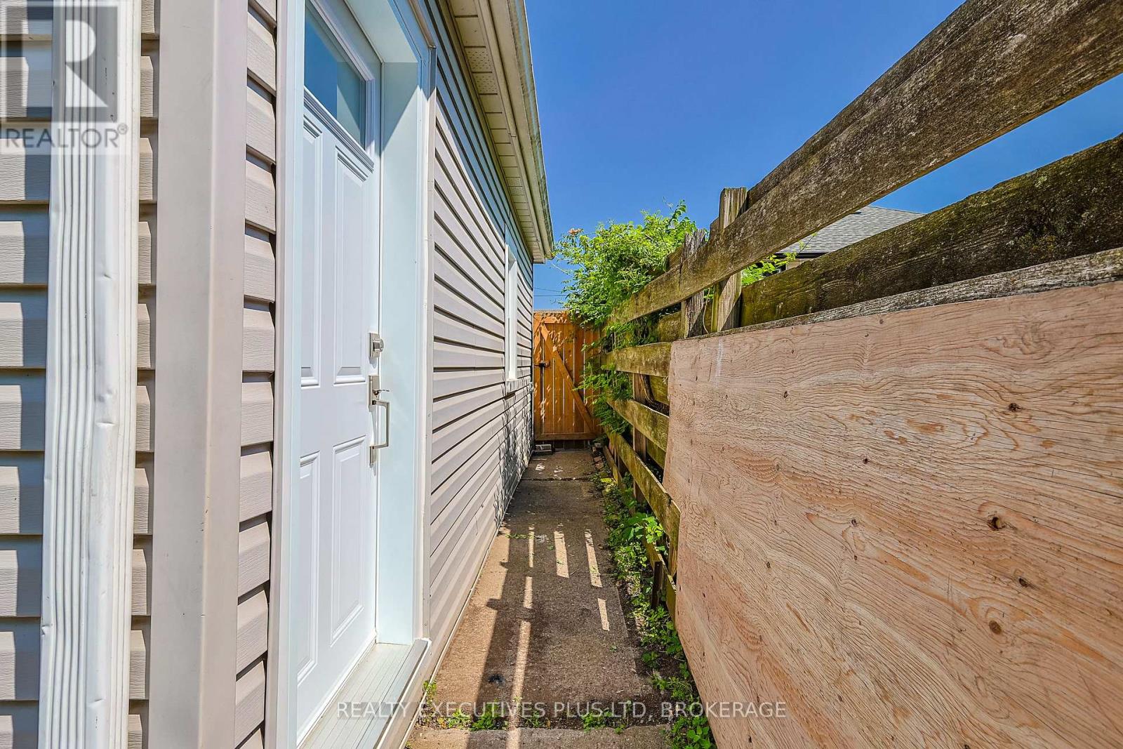 5352 Stamford Street, Niagara Falls, Ontario  L2E 1N3 - Photo 32 - X12261384