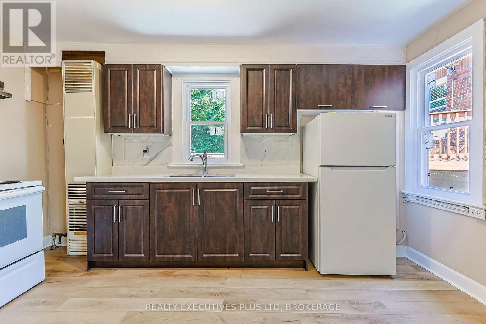 5352 Stamford Street, Niagara Falls, Ontario  L2E 1N3 - Photo 33 - X12261384