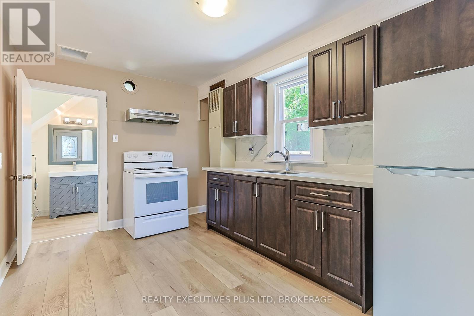 5352 Stamford Street, Niagara Falls, Ontario  L2E 1N3 - Photo 34 - X12261384