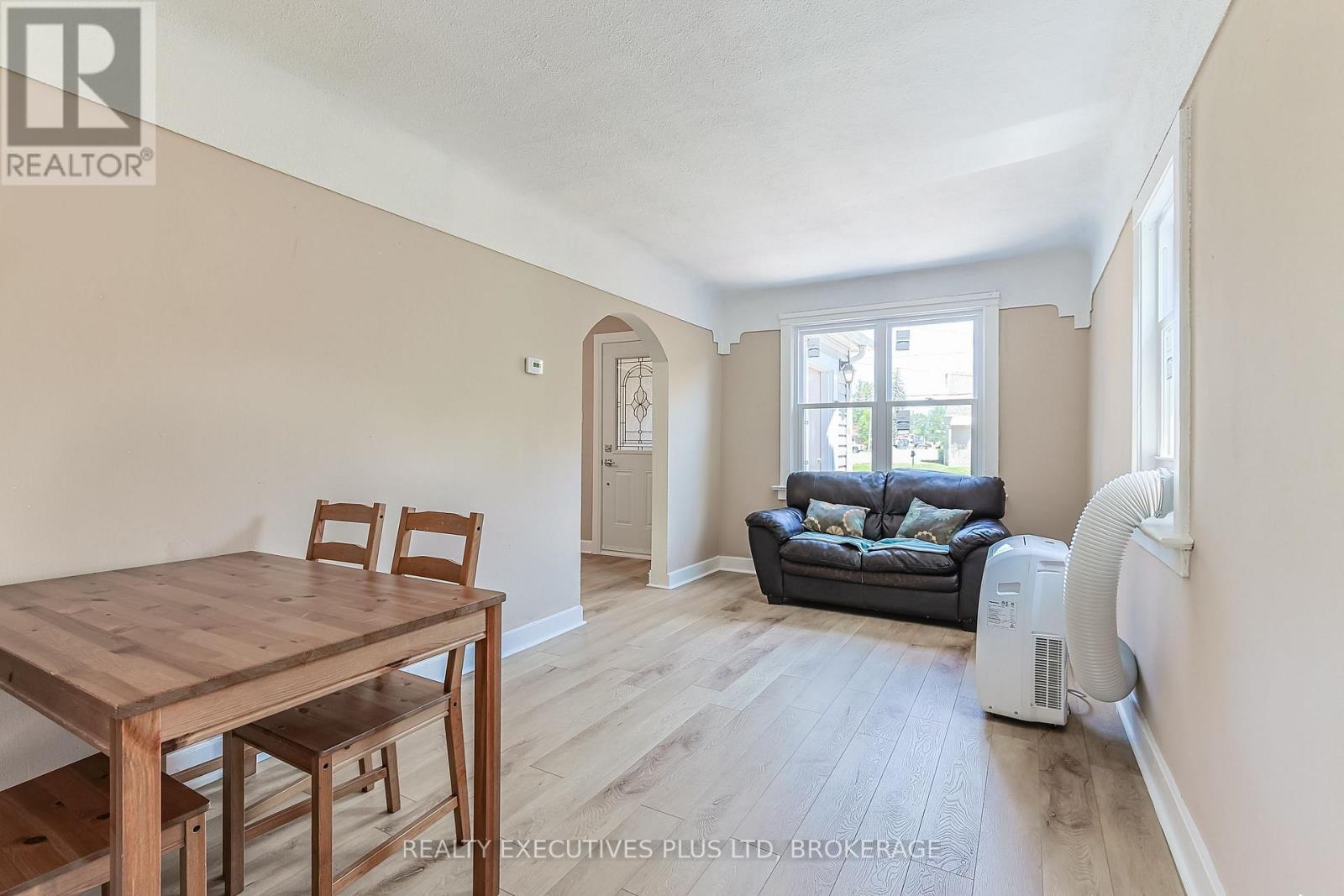 5352 Stamford Street, Niagara Falls, Ontario  L2E 1N3 - Photo 37 - X12261384