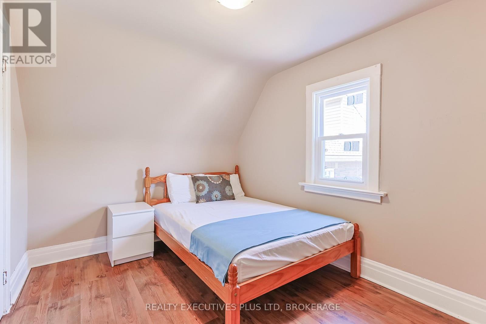 5352 Stamford Street, Niagara Falls, Ontario  L2E 1N3 - Photo 41 - X12261384