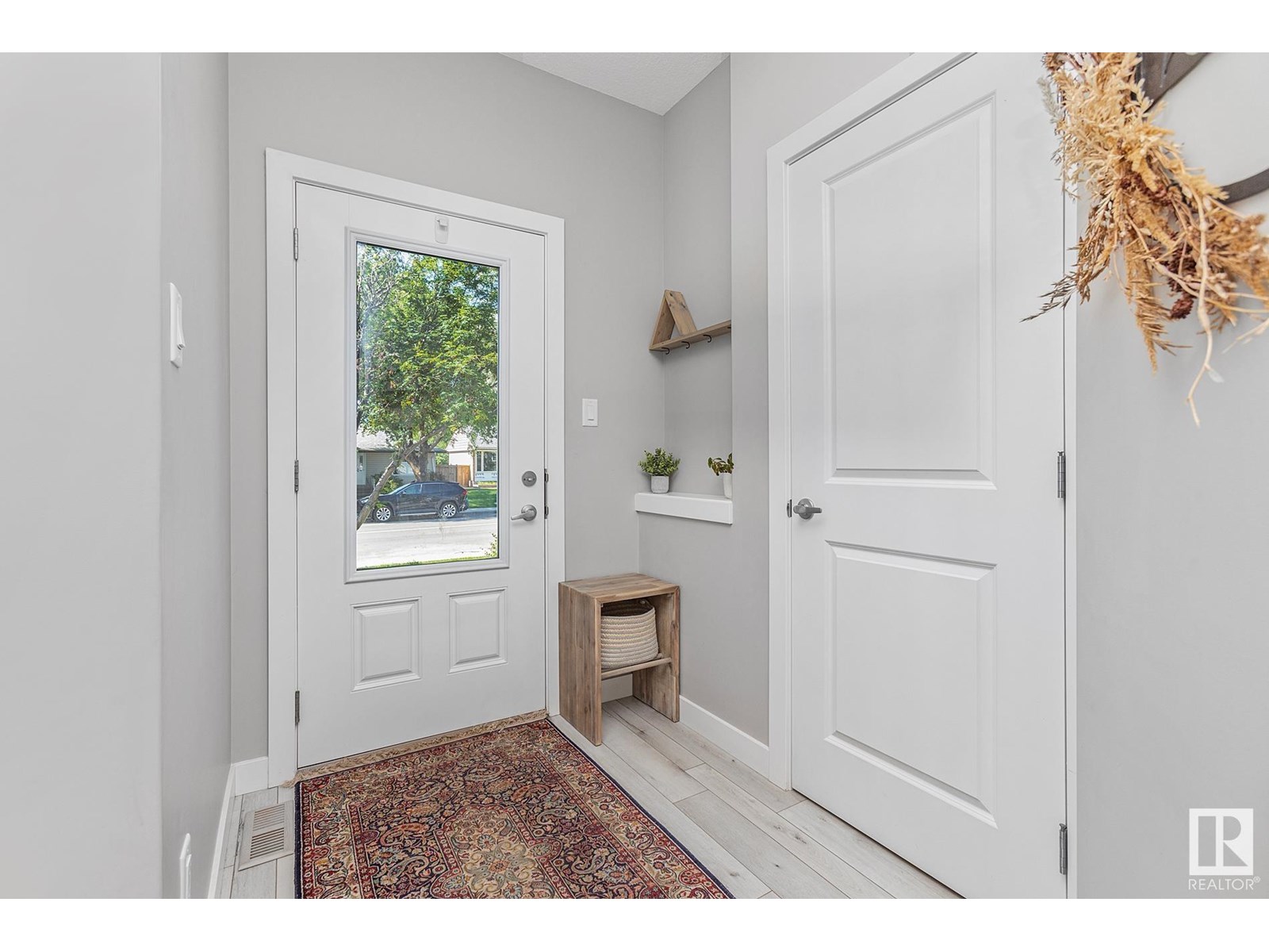 Property at 9118 66 AV NW image 4