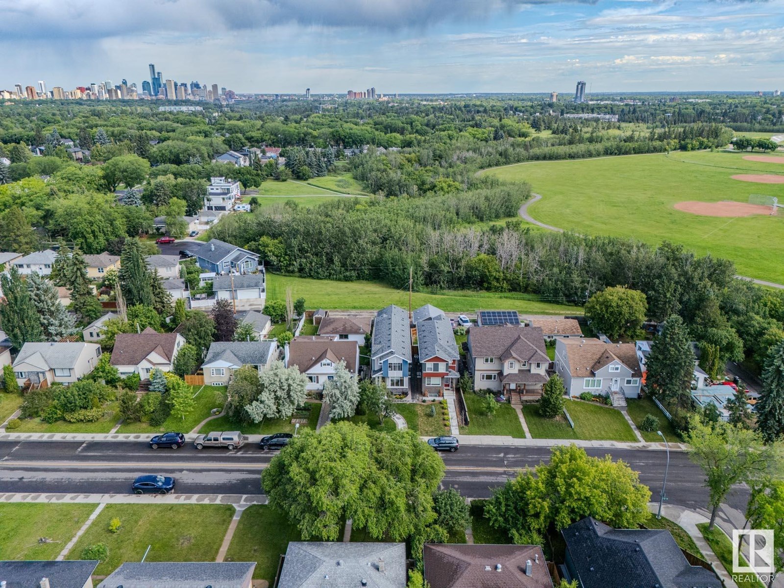 Property at 9118 66 AV NW image 3