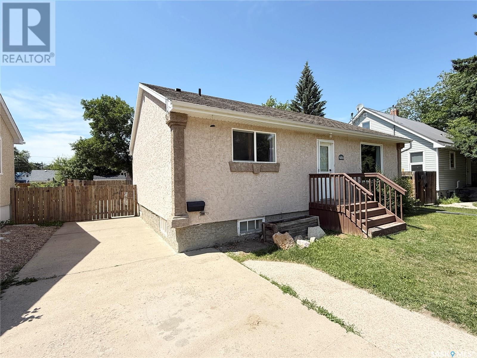 431 Albert STREET, weyburn, Saskatchewan