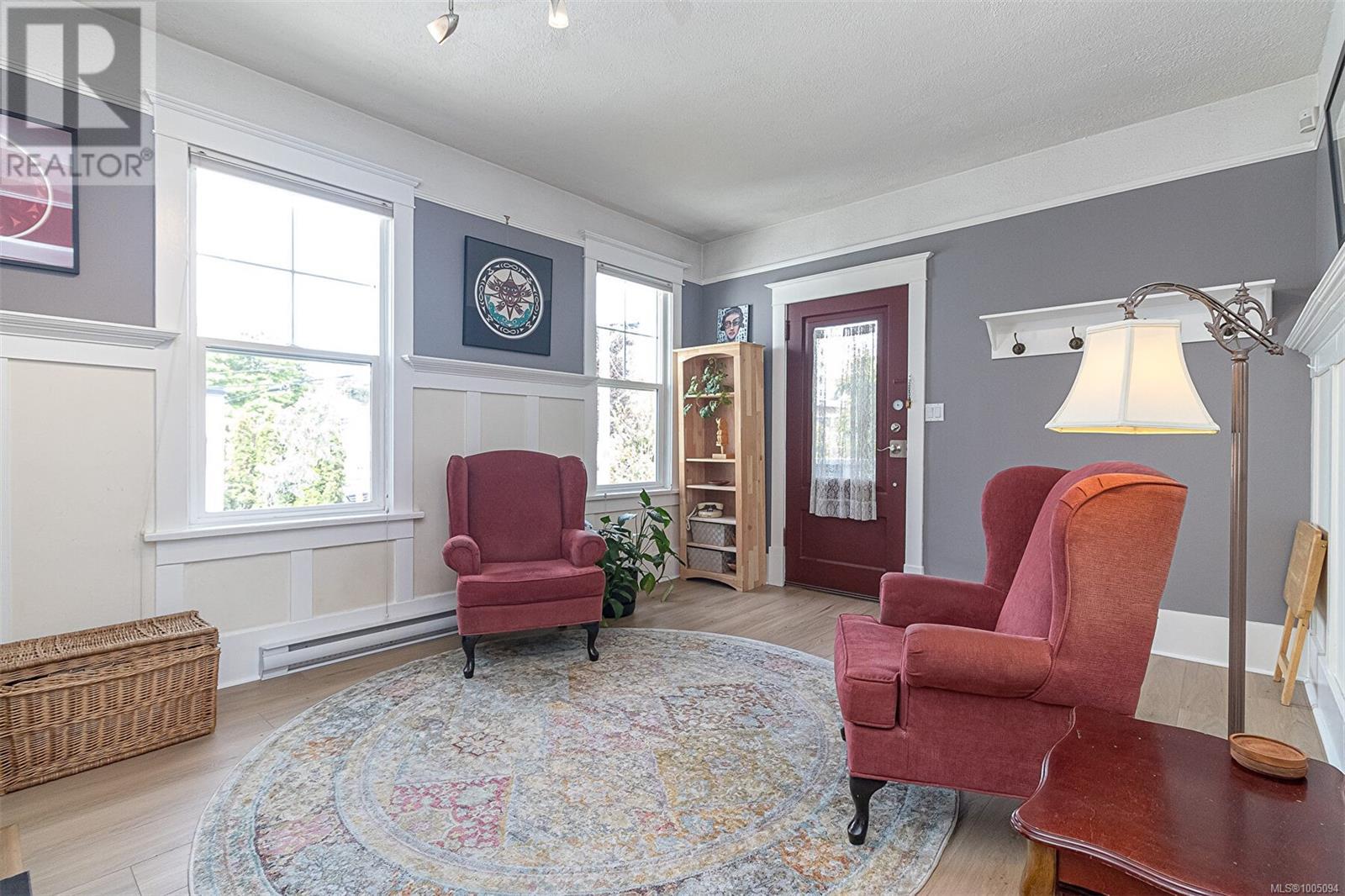 Property at 1441 Edgeware Rd image 4