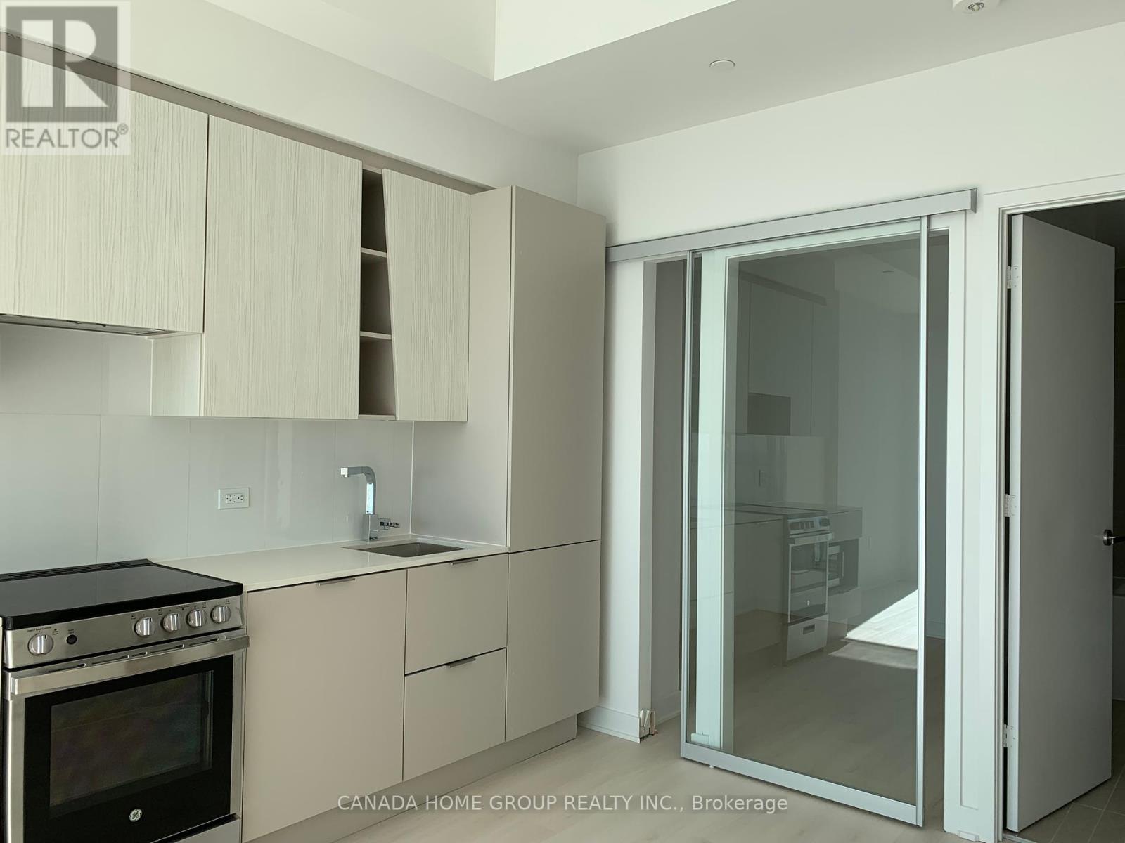 5905 - 3900 Confederation Parkway, Mississauga, Ontario  L5B 0M3 - Photo 20 - W12261413