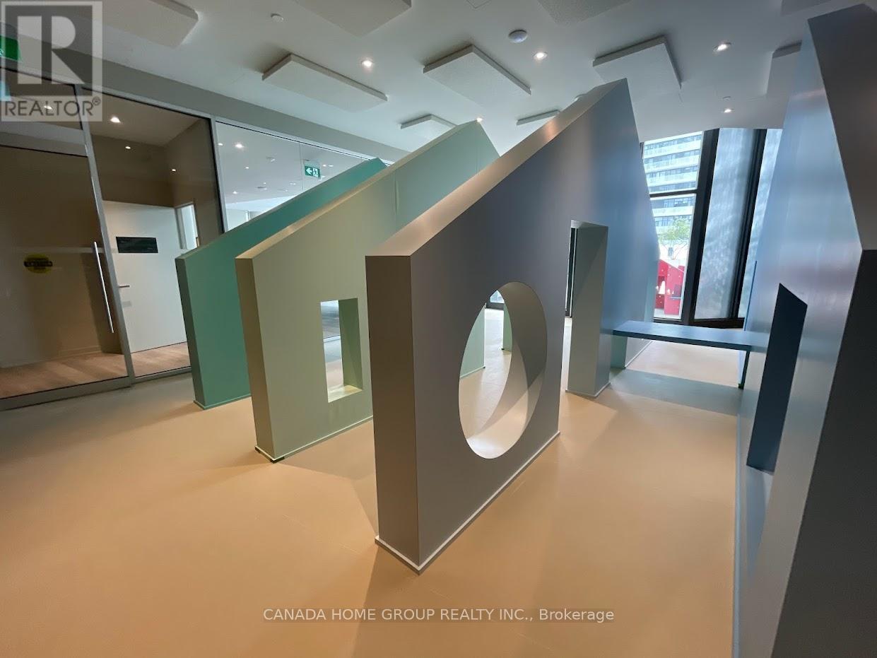 5905 - 3900 Confederation Parkway, Mississauga, Ontario  L5B 0M3 - Photo 7 - W12261413