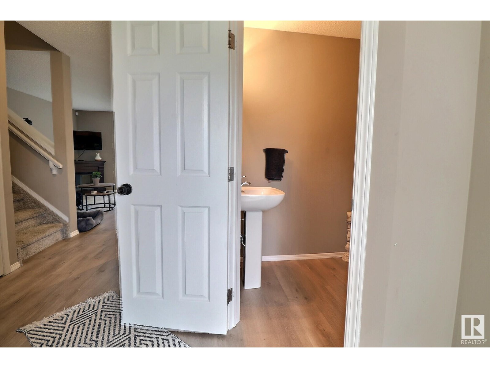 Property at #36 287 MACEWAN RD SW image 2