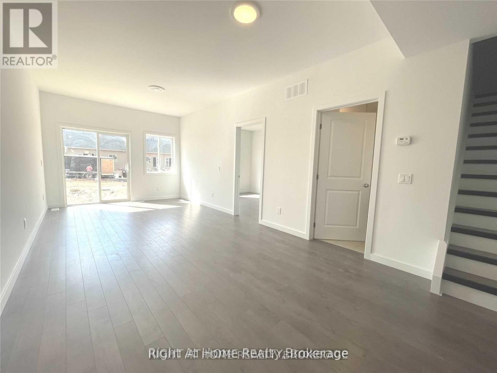 Property at 400 ALBERTA STREET image 4