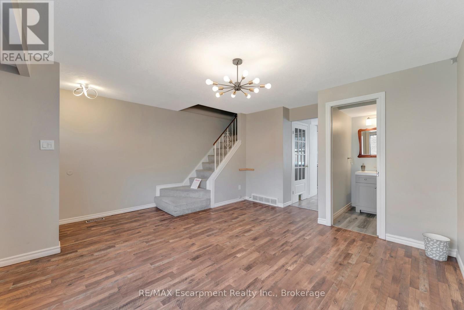 Property at 15 - 165 GREEN VALLEY DRIVE image 4