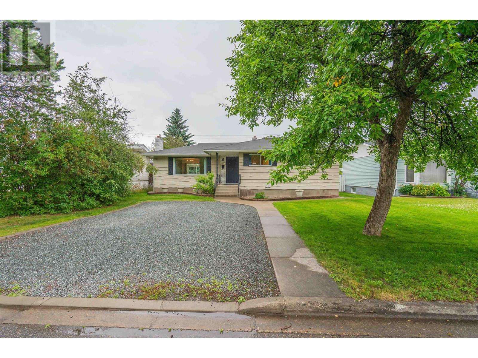 Property at 2560 EWERT CRESCENT image 2