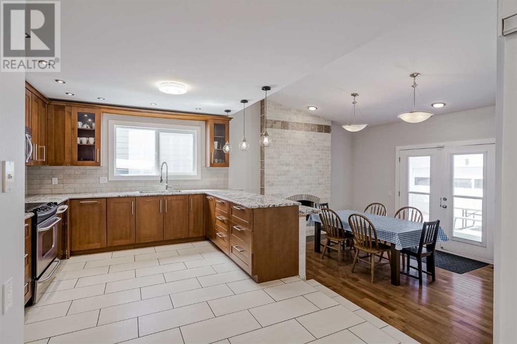 Property at 208 Woodpark Place SW image 5
