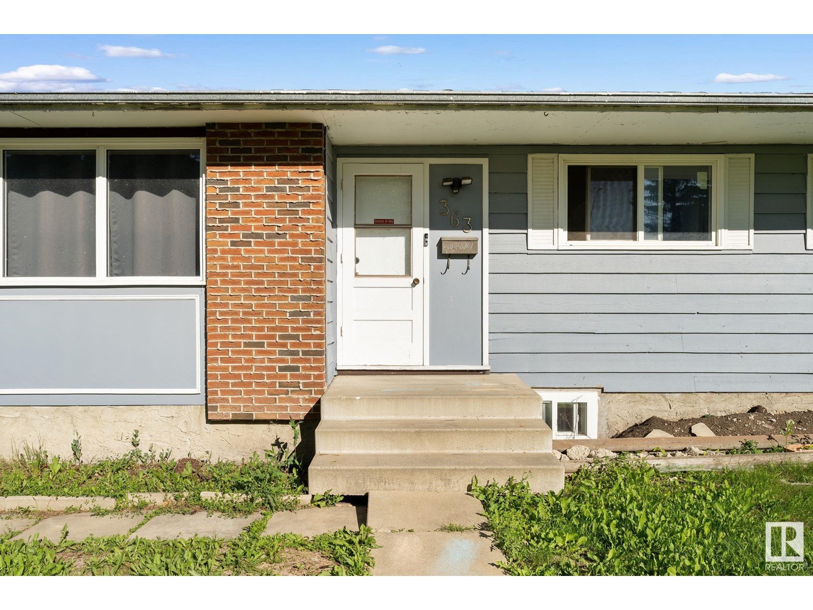 Property at 363 KNOTTWOOD RD W NW image 3