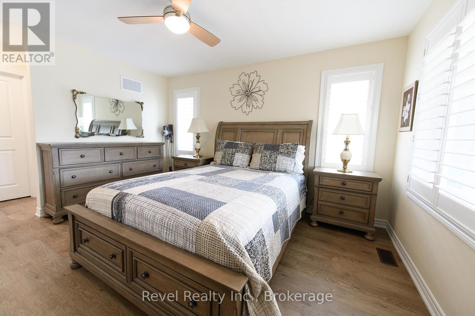 22 Ivy Crescent, Wasaga Beach, Ontario  L9Z 0H8 - Photo 12 - S12261504