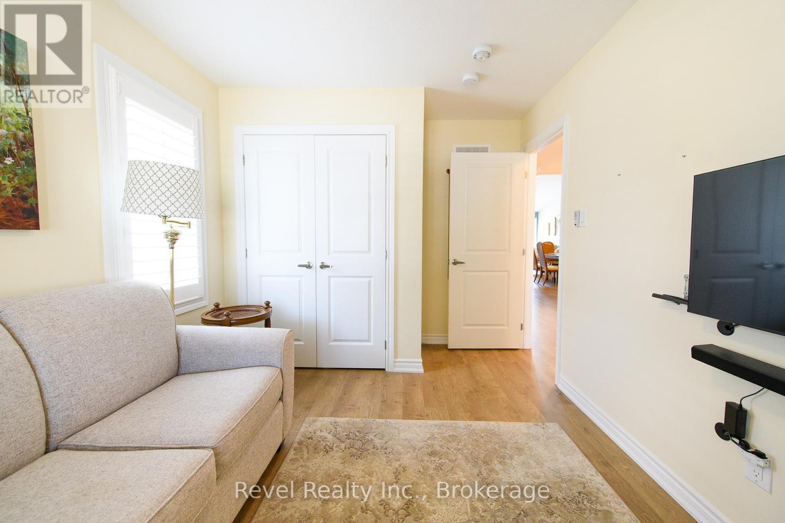 22 Ivy Crescent, Wasaga Beach, Ontario  L9Z 0H8 - Photo 15 - S12261504