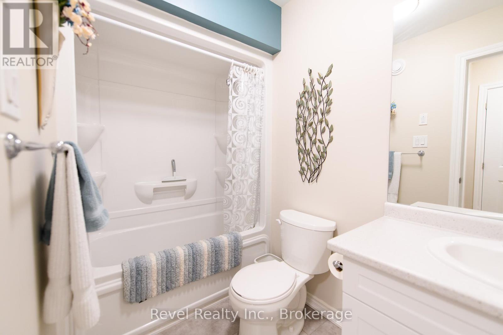 22 Ivy Crescent, Wasaga Beach, Ontario  L9Z 0H8 - Photo 16 - S12261504