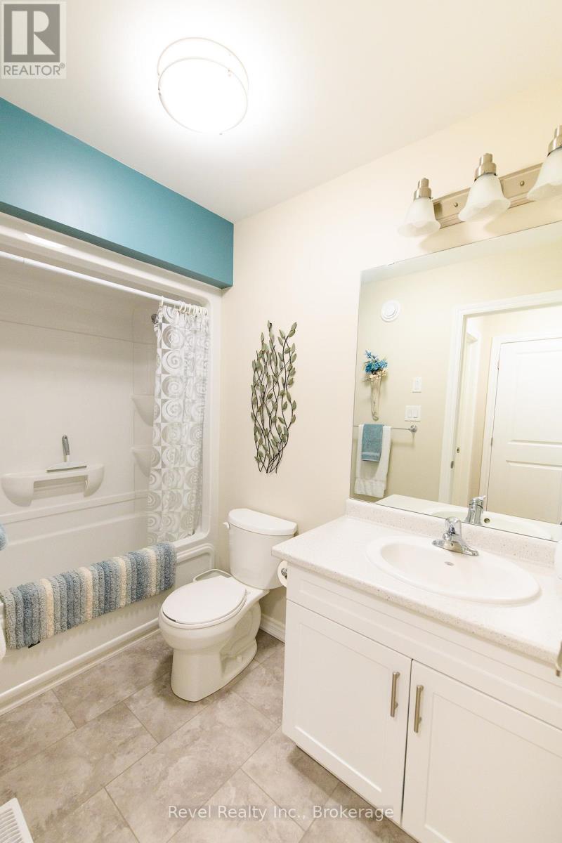 22 Ivy Crescent, Wasaga Beach, Ontario  L9Z 0H8 - Photo 18 - S12261504