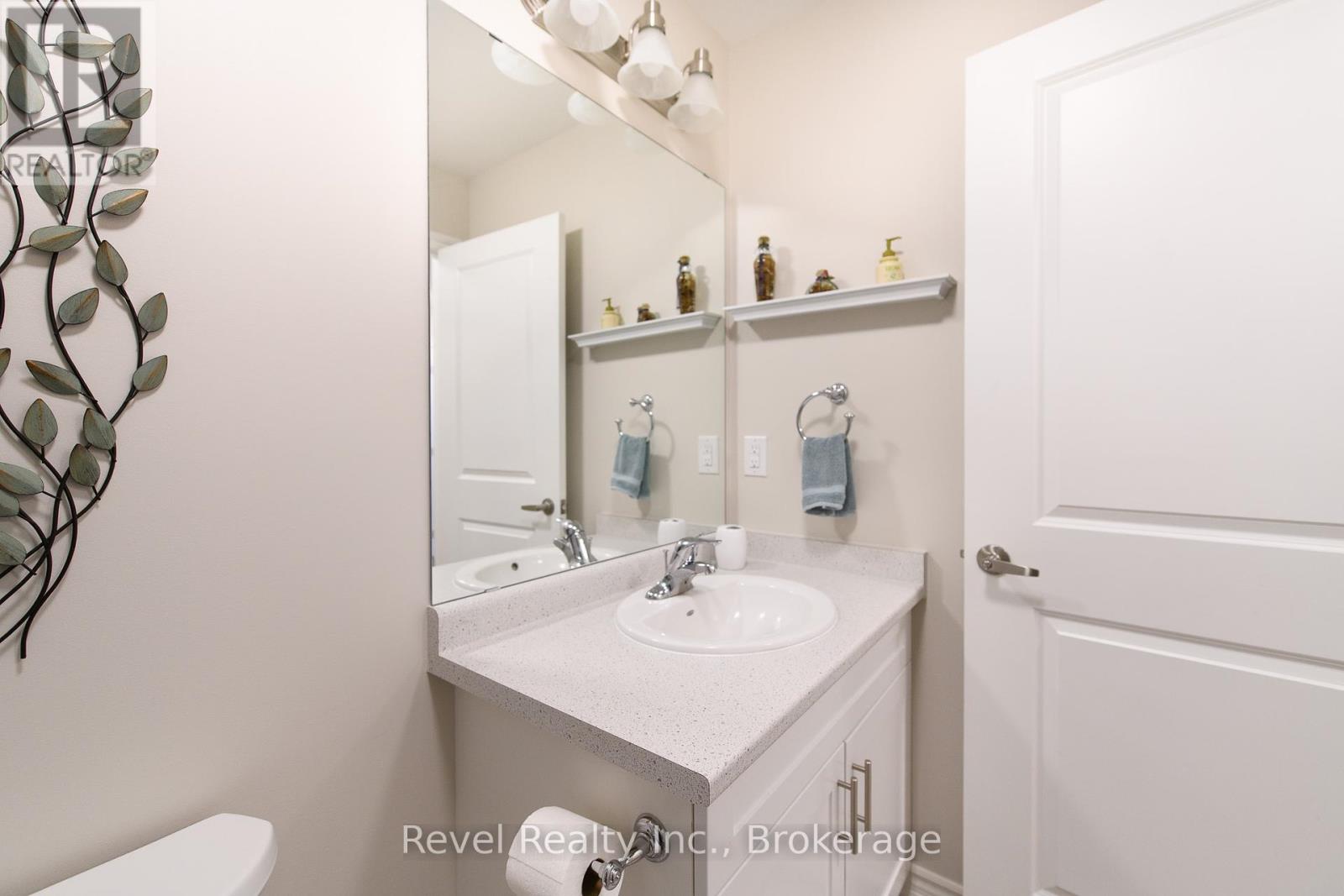 22 Ivy Crescent, Wasaga Beach, Ontario  L9Z 0H8 - Photo 19 - S12261504