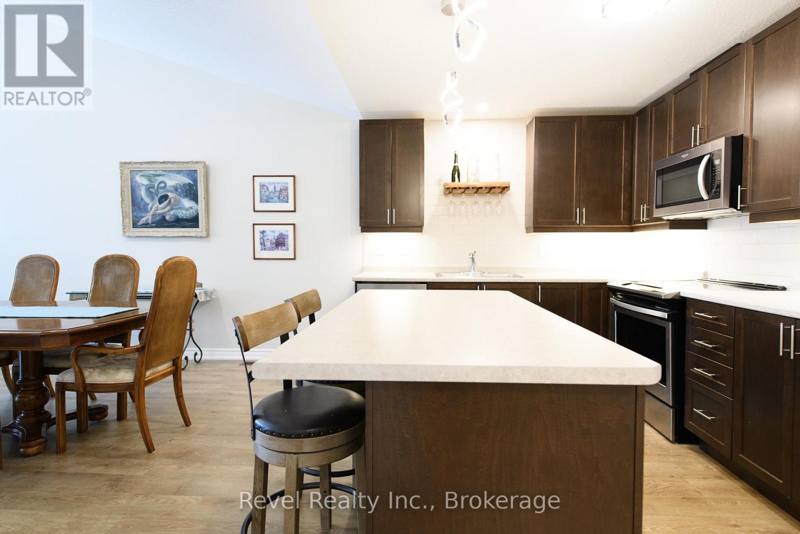 Property at 22 IVY CRESCENT image 5