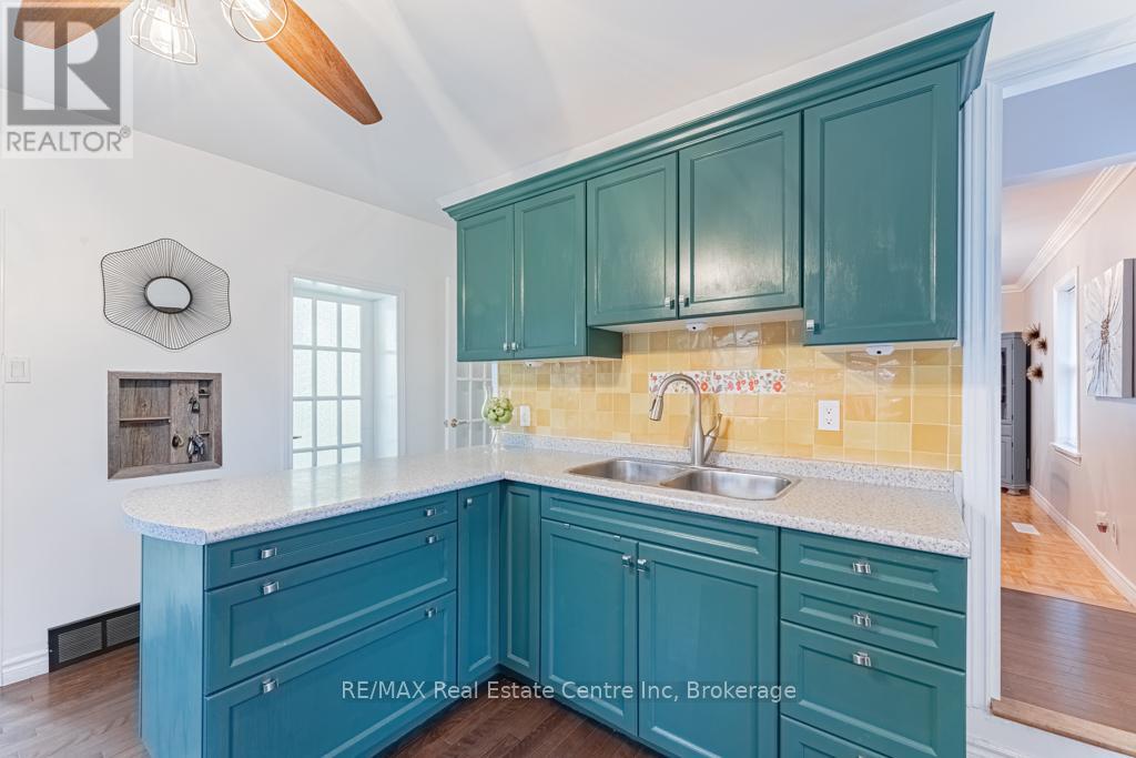 14 Riverside Drive W, Woolwich, Ontario  N3B 1R1 - Photo 17 - X12261500