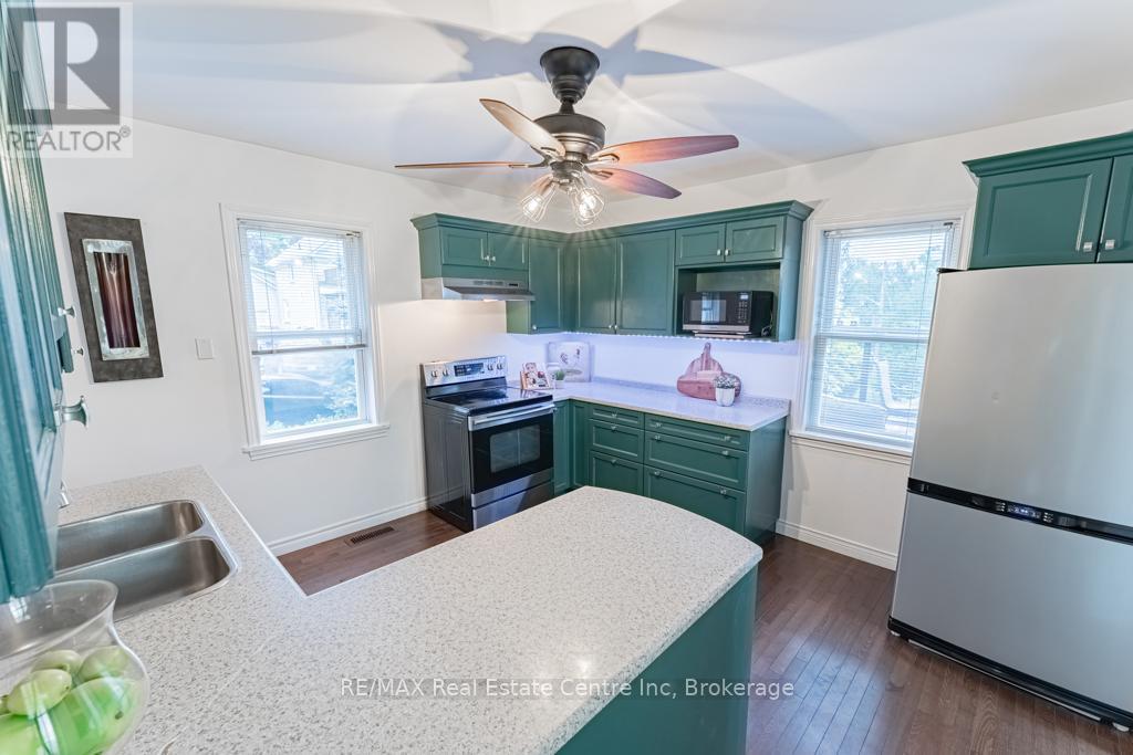 14 Riverside Drive W, Woolwich, Ontario  N3B 1R1 - Photo 19 - X12261500