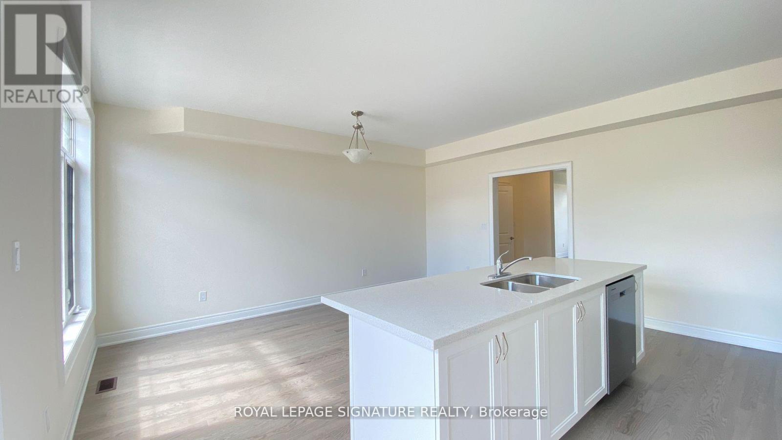 303 Kirkham Drive, Markham, Ontario  L3S 0E9 - Photo 11 - N12261488