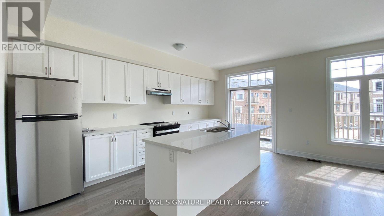 303 Kirkham Drive, Markham, Ontario  L3S 0E9 - Photo 12 - N12261488