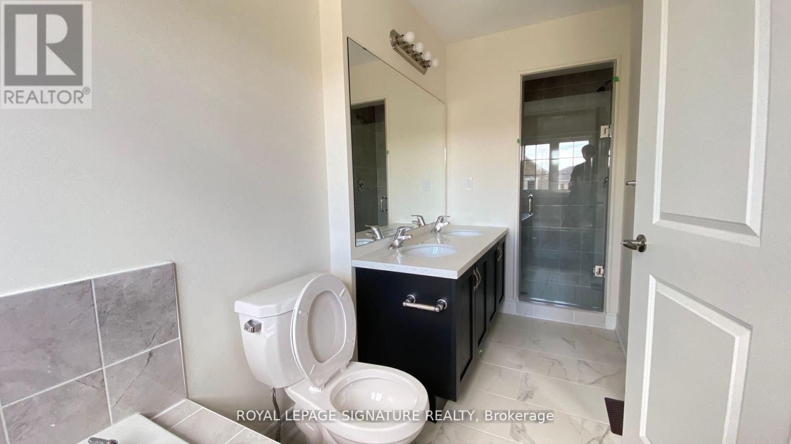 303 Kirkham Drive, Markham, Ontario  L3S 0E9 - Photo 16 - N12261488