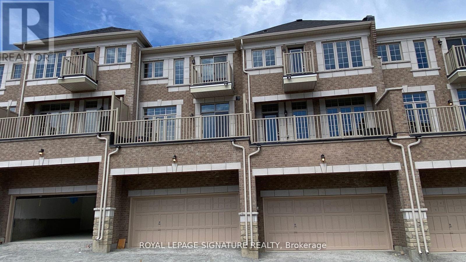303 Kirkham Drive, Markham, Ontario  L3S 0E9 - Photo 2 - N12261488
