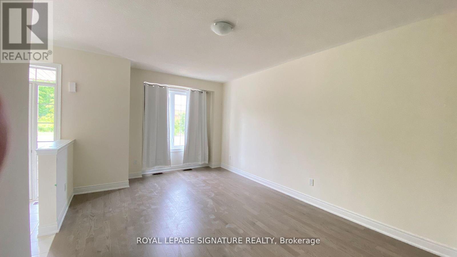 303 Kirkham Drive, Markham, Ontario  L3S 0E9 - Photo 4 - N12261488