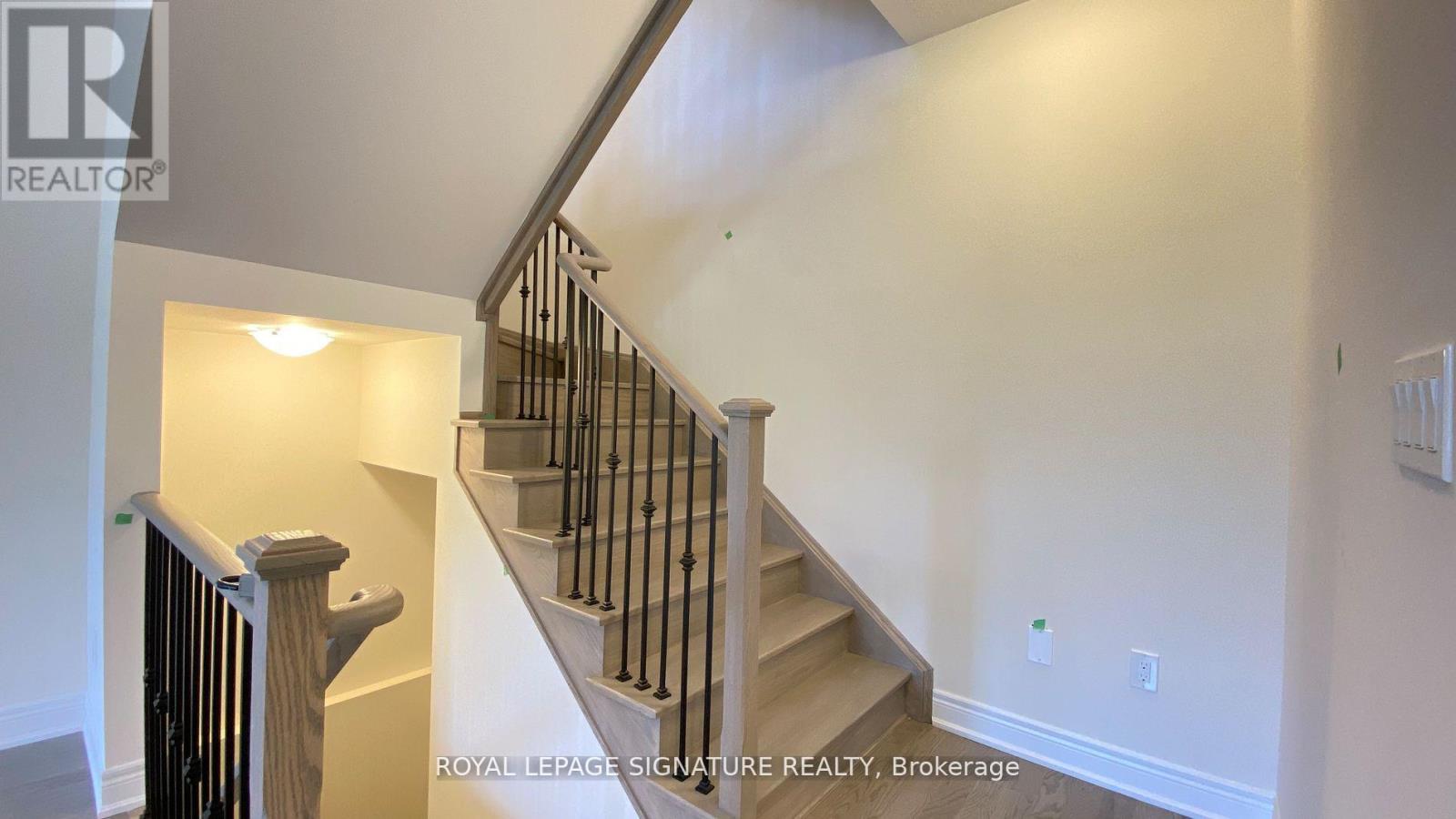 303 Kirkham Drive, Markham, Ontario  L3S 0E9 - Photo 5 - N12261488