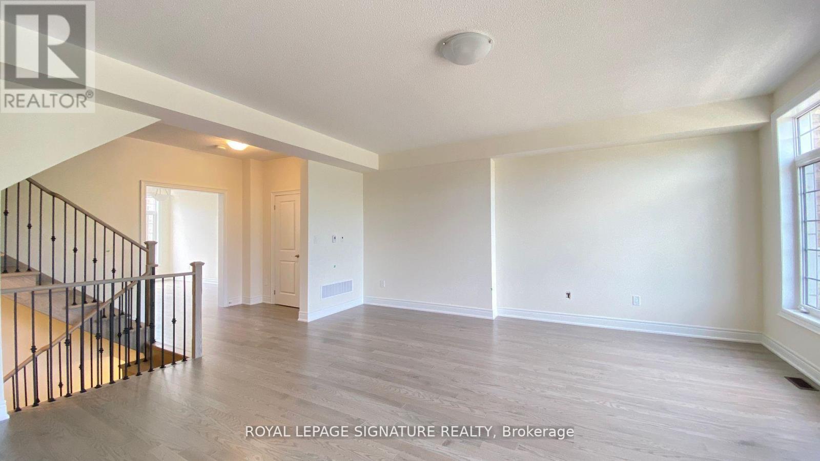 303 Kirkham Drive, Markham, Ontario  L3S 0E9 - Photo 6 - N12261488