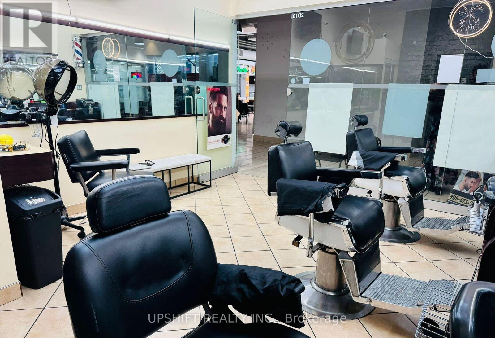 2d-10 Chair - 7215 Goreway Drive, Mississauga, Ontario  L4T 2T9 - Photo 4 - W12261455