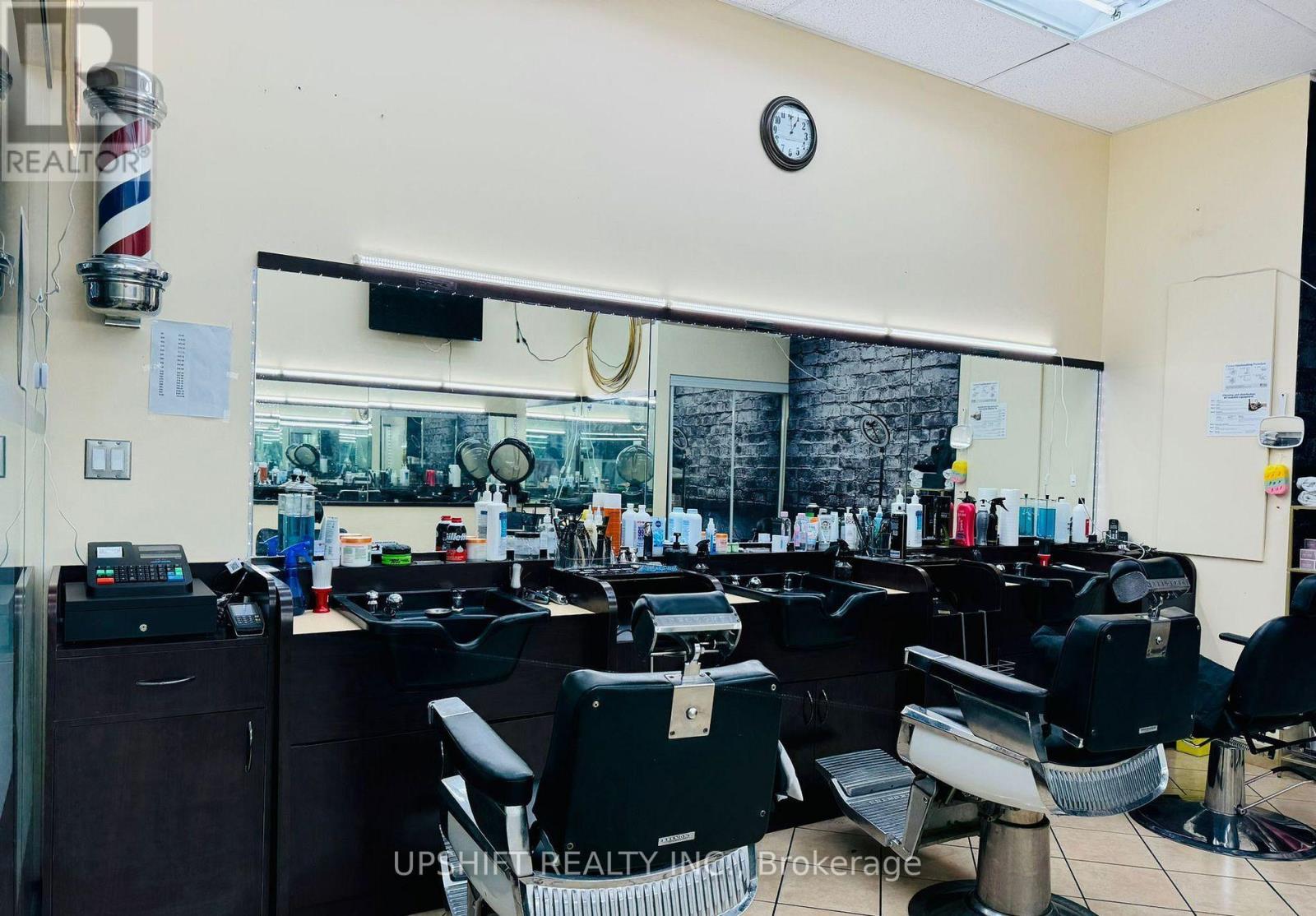 2d-10 Chair - 7215 Goreway Drive, Mississauga, Ontario  L4T 2T9 - Photo 5 - W12261455