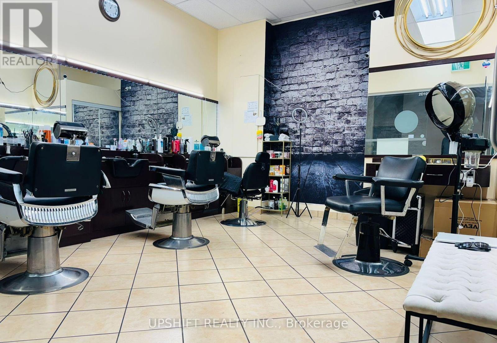 2d-10 Chair - 7215 Goreway Drive, Mississauga, Ontario  L4T 2T9 - Photo 6 - W12261455