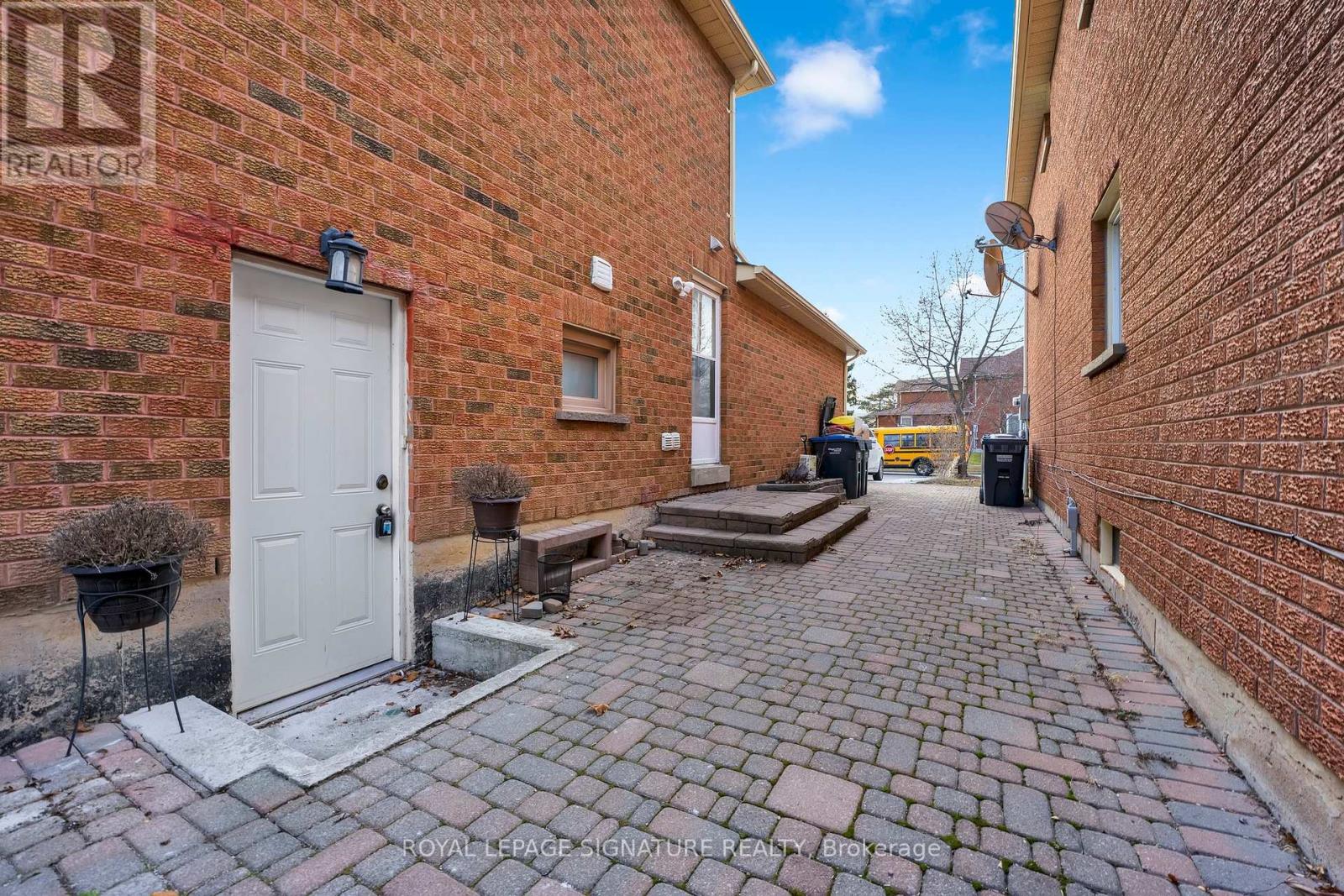 4502 VIOLET ROAD, Mississauga, Ontario