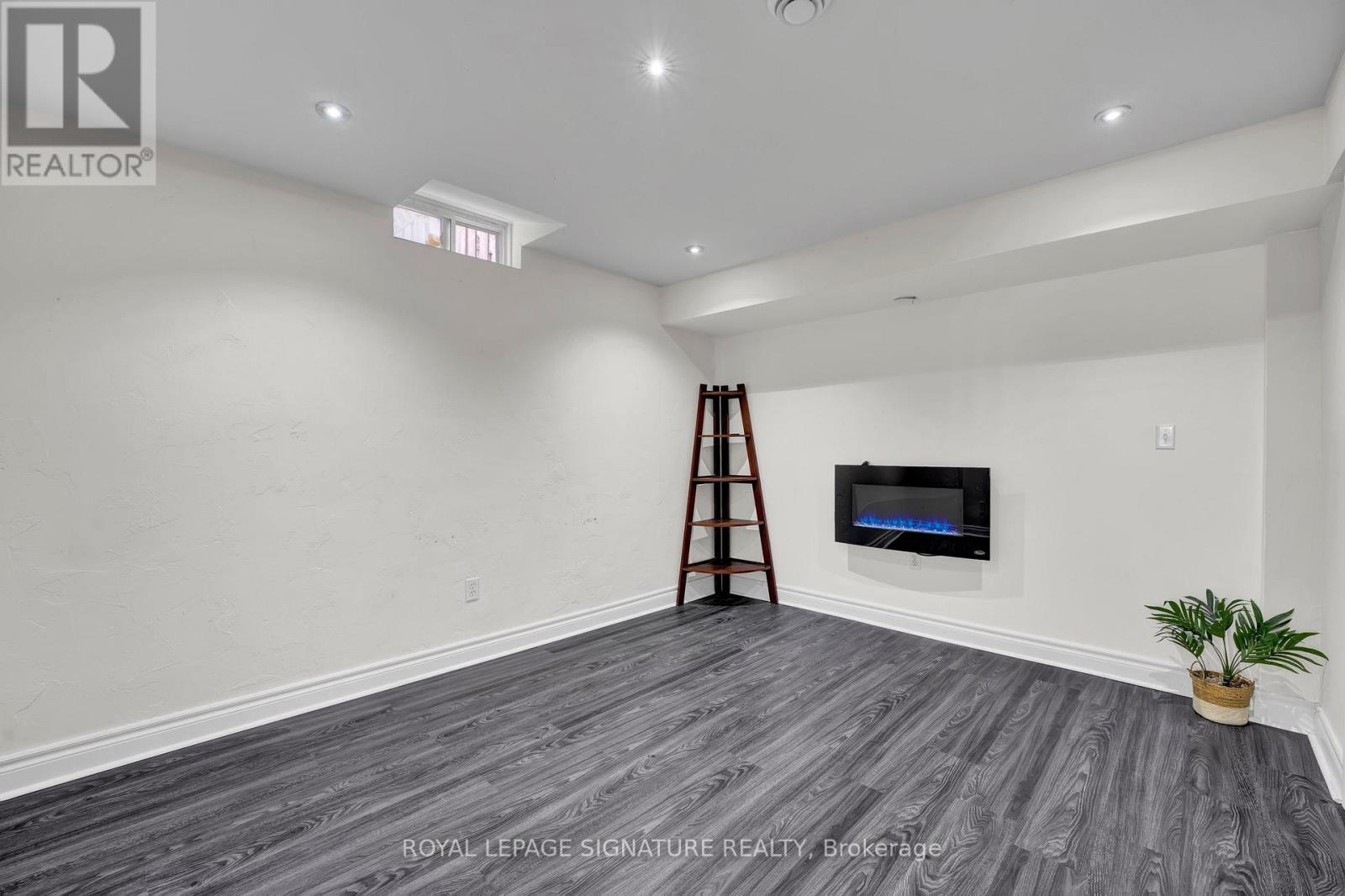 4502 Violet Road, Mississauga, Ontario  L5V 1J9 - Photo 10 - W12261520