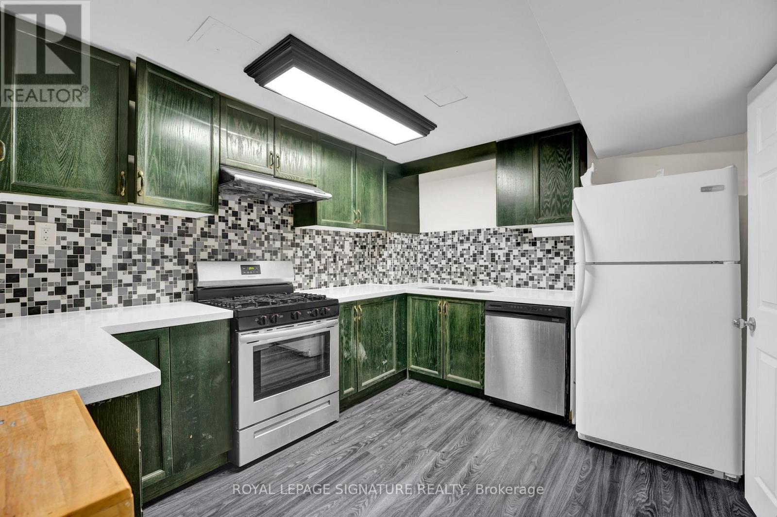 4502 Violet Road, Mississauga, Ontario  L5V 1J9 - Photo 14 - W12261520