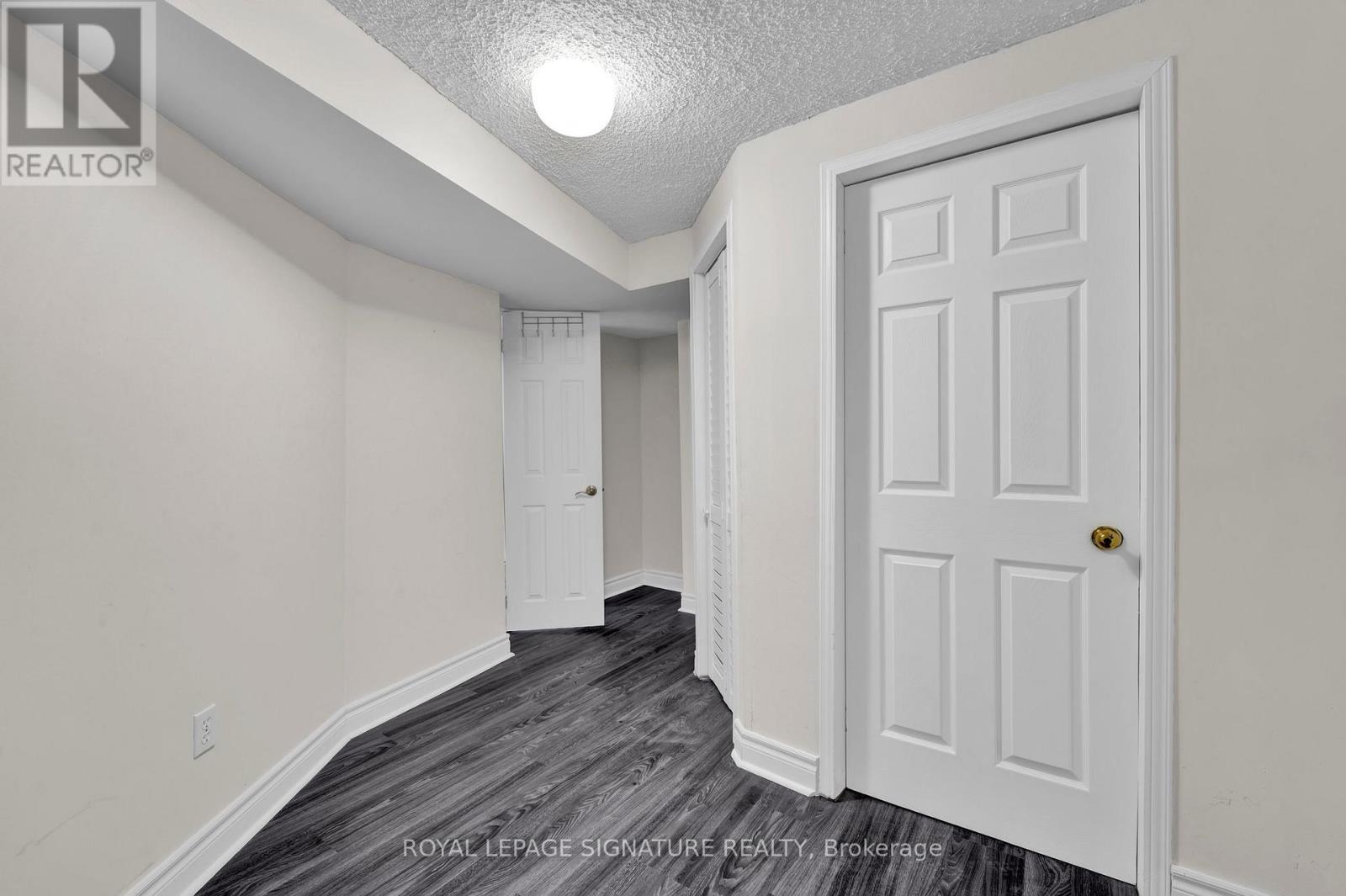 4502 Violet Road, Mississauga, Ontario  L5V 1J9 - Photo 8 - W12261520