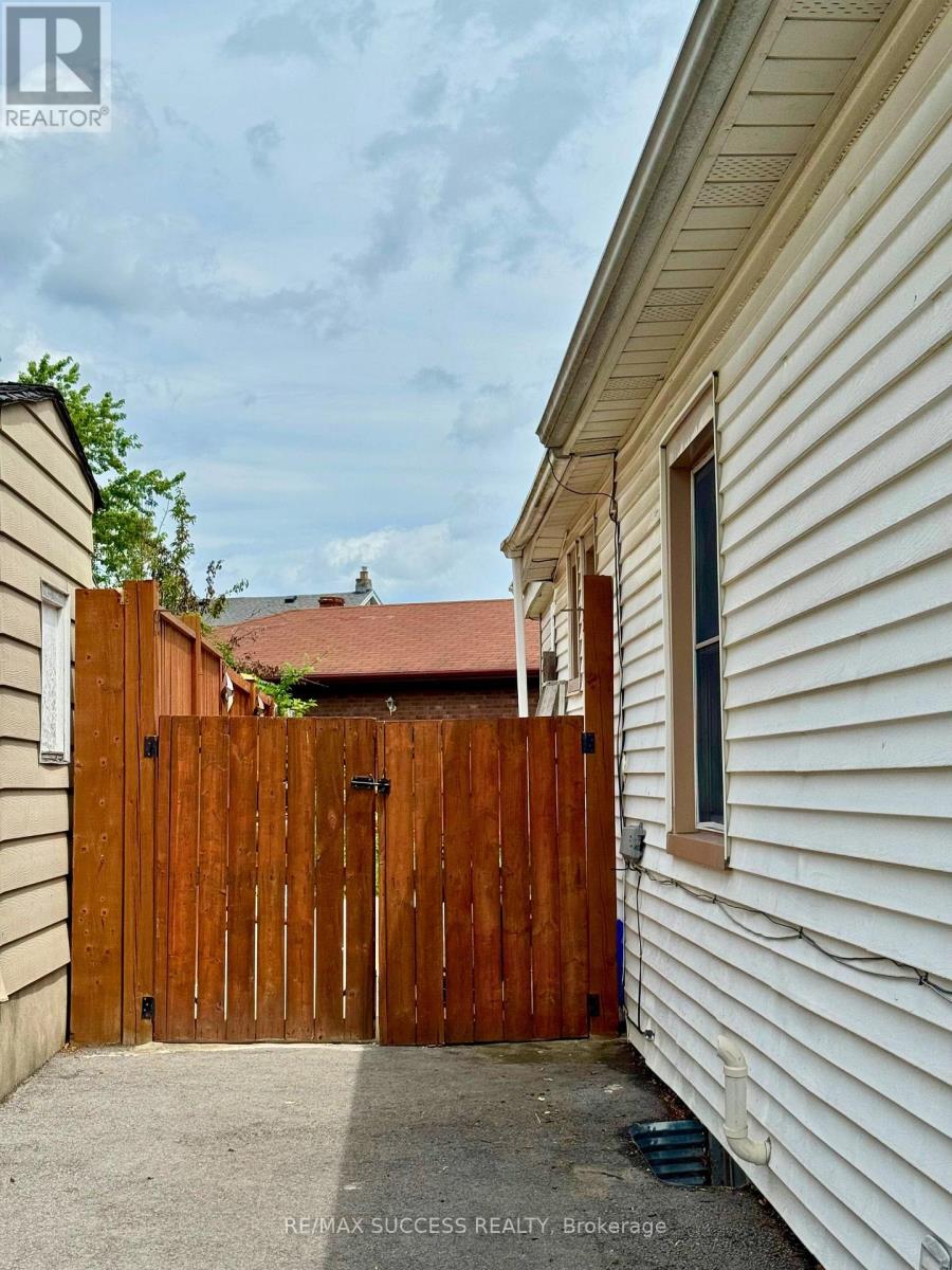 78 Currie Street, St. Catharines, Ontario  L2M 5N1 - Photo 21 - X12261511