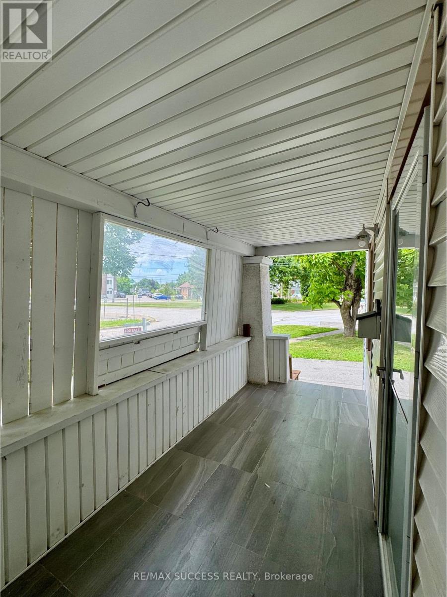 78 Currie Street, St. Catharines, Ontario  L2M 5N1 - Photo 3 - X12261511