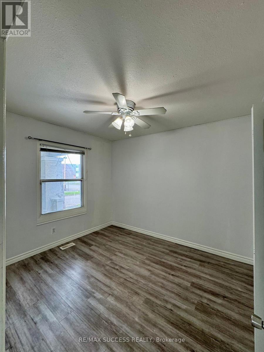 78 Currie Street, St. Catharines, Ontario  L2M 5N1 - Photo 7 - X12261511