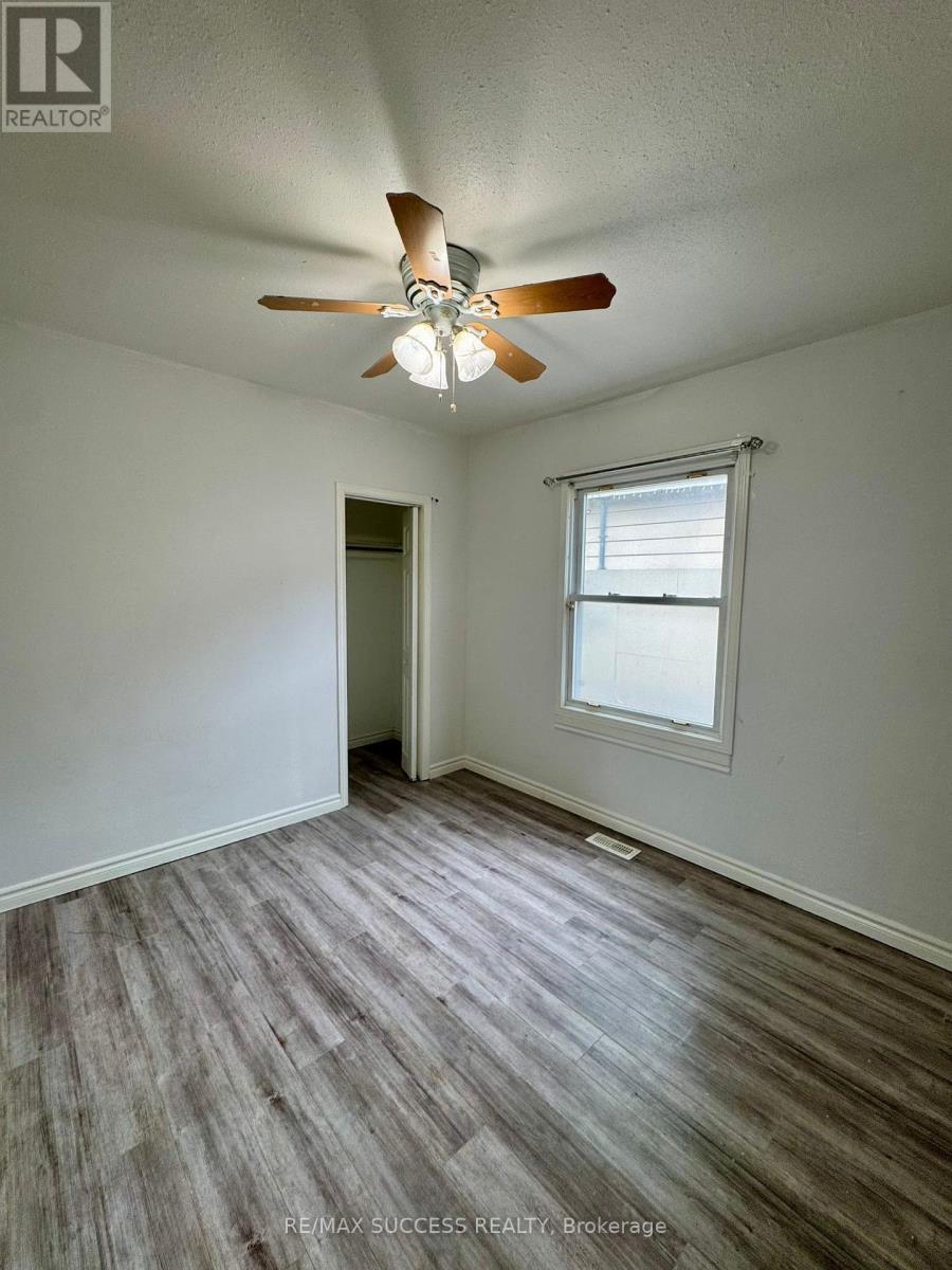 78 Currie Street, St. Catharines, Ontario  L2M 5N1 - Photo 8 - X12261511