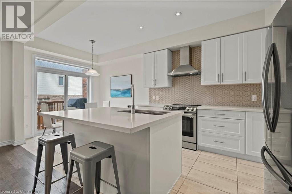 Property at 153 BROADACRE Drive image 4