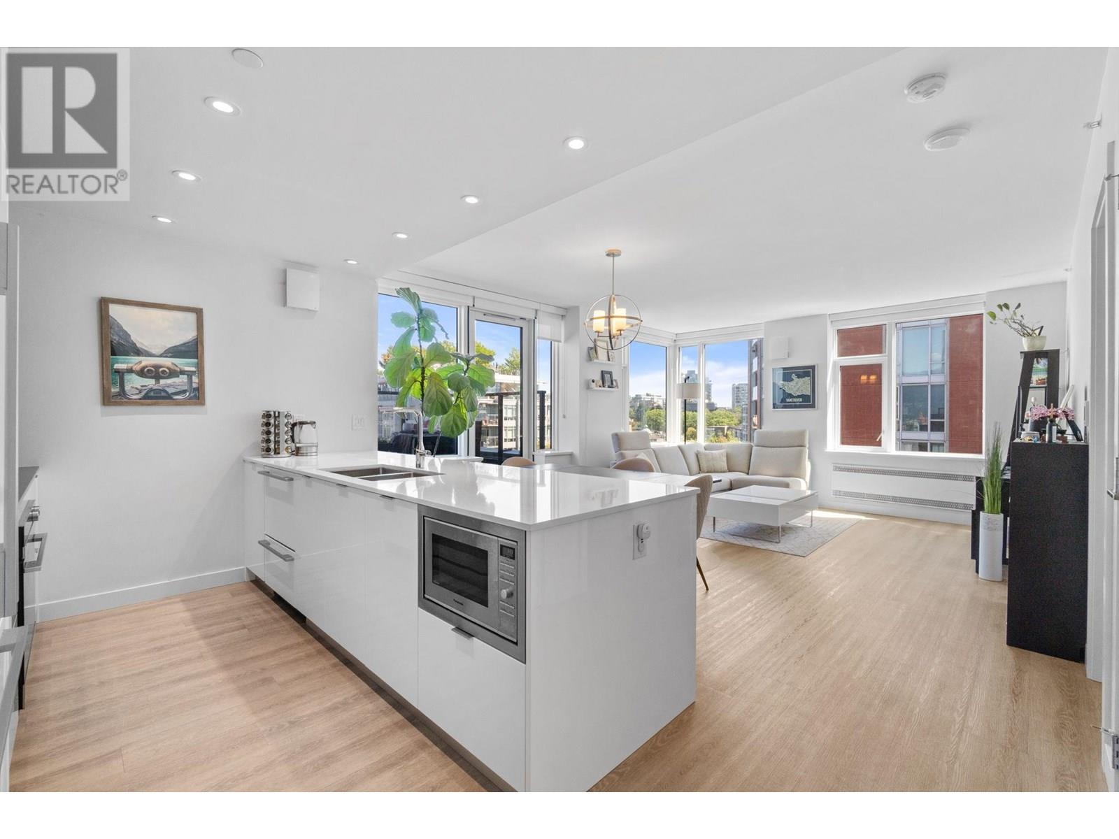 805 209 EAST 7TH AVENUE, vancouver, British Columbia V5T0H3